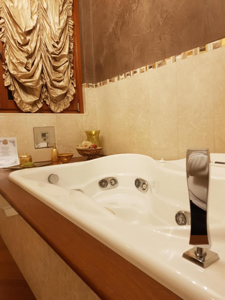 Il Sasso Bianco Bed and Breakfast Comerio Εξωτερικό φωτογραφία