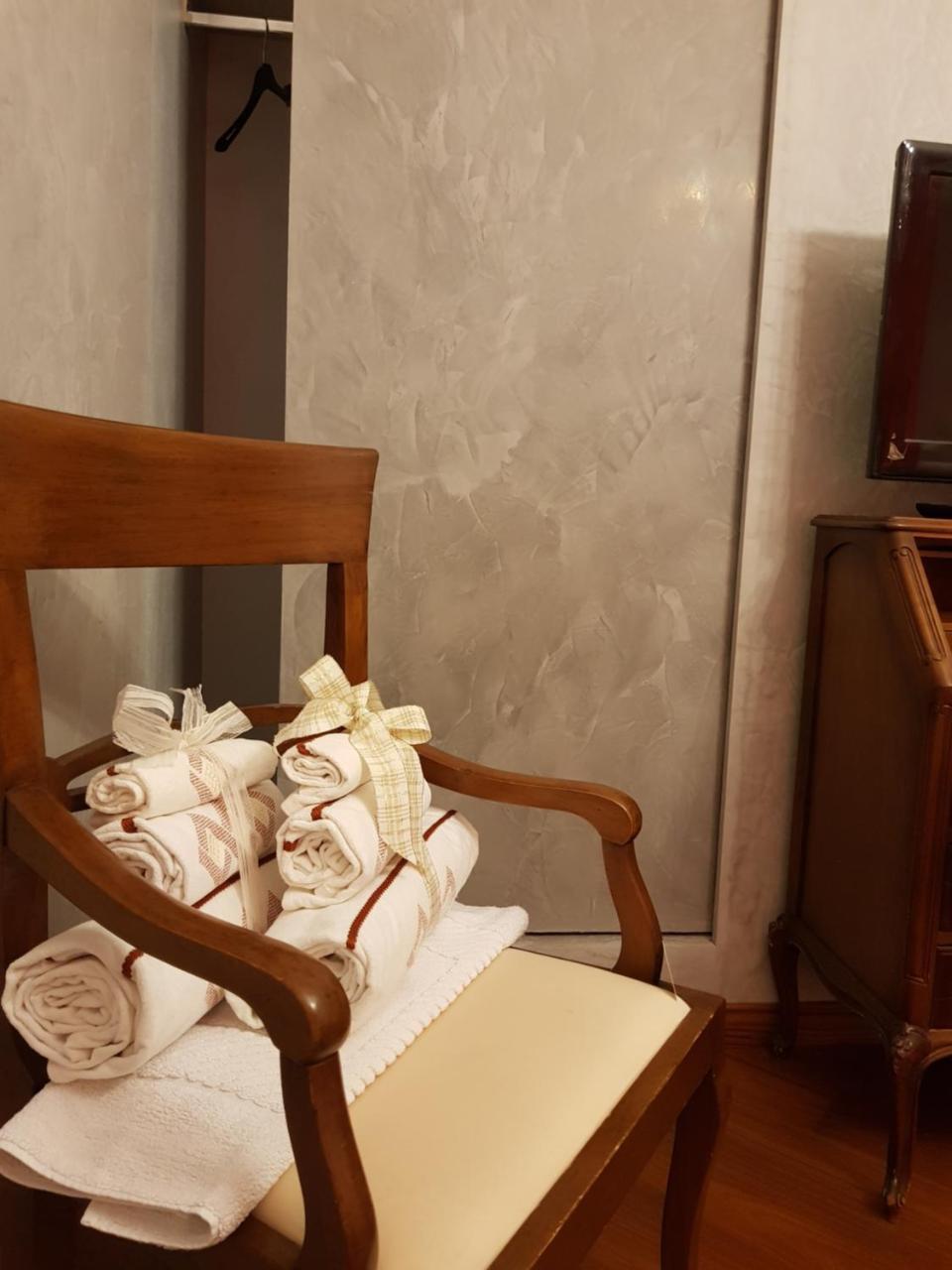 Il Sasso Bianco Bed and Breakfast Comerio Εξωτερικό φωτογραφία