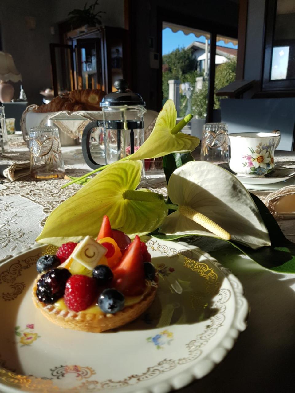 Il Sasso Bianco Bed and Breakfast Comerio Εξωτερικό φωτογραφία