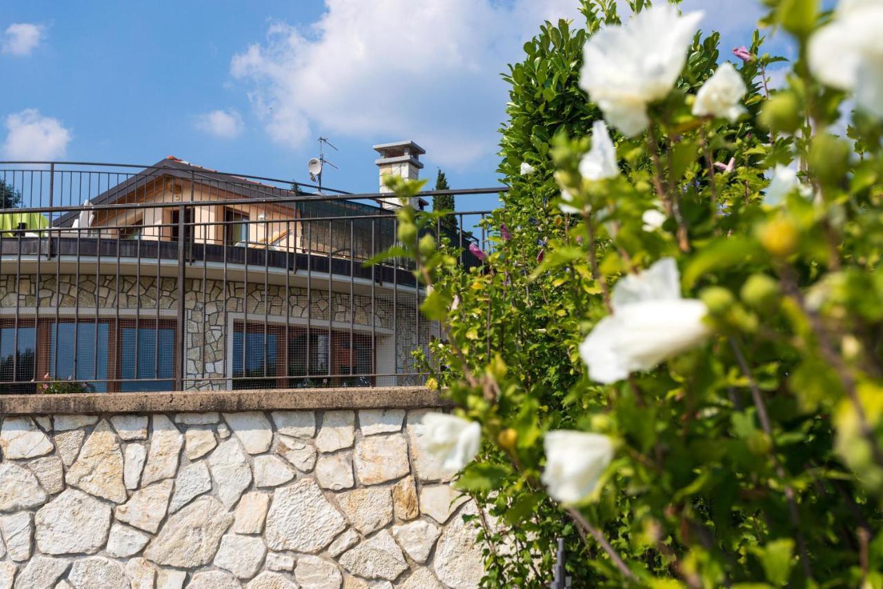 Il Sasso Bianco Bed and Breakfast Comerio Εξωτερικό φωτογραφία