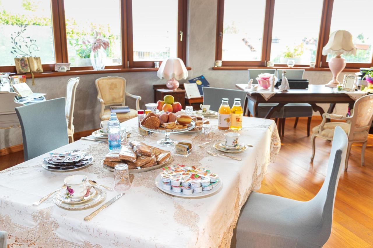 Il Sasso Bianco Bed and Breakfast Comerio Εξωτερικό φωτογραφία