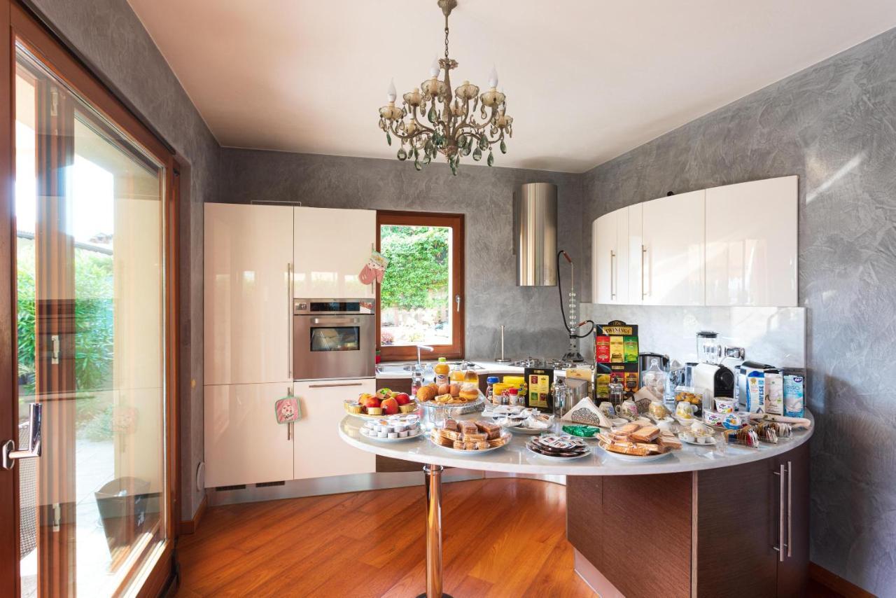 Il Sasso Bianco Bed and Breakfast Comerio Εξωτερικό φωτογραφία